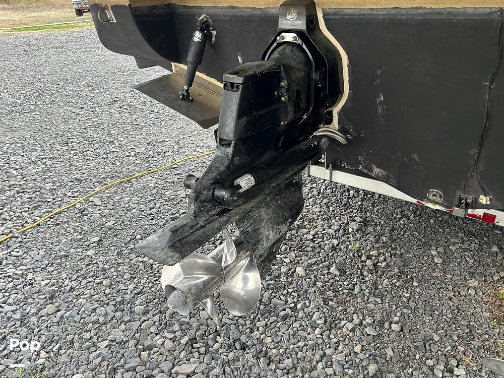 Slide: The Image of Rinker Fiesta Vee 342 2005 - 43