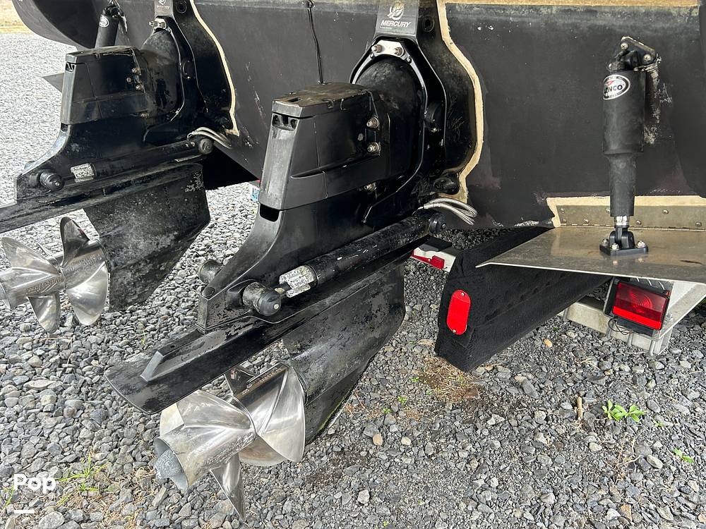 Slide: The Image of Rinker Fiesta Vee 342 2005 - 44