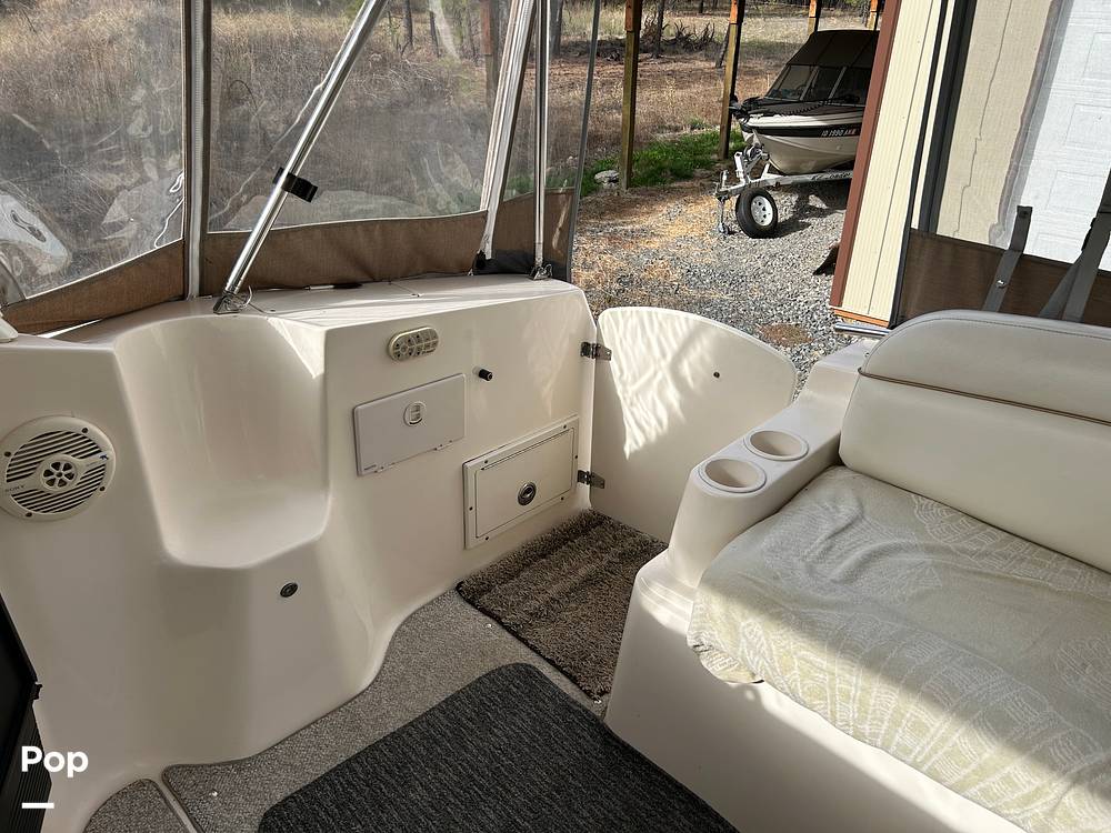 Slide: The Image of Rinker Fiesta Vee 342 2005 - 65