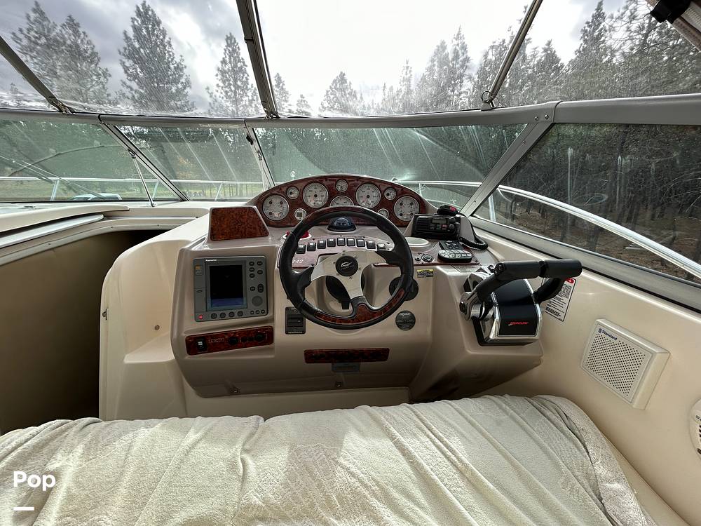Slide: The Image of Rinker Fiesta Vee 342 2005 - 70