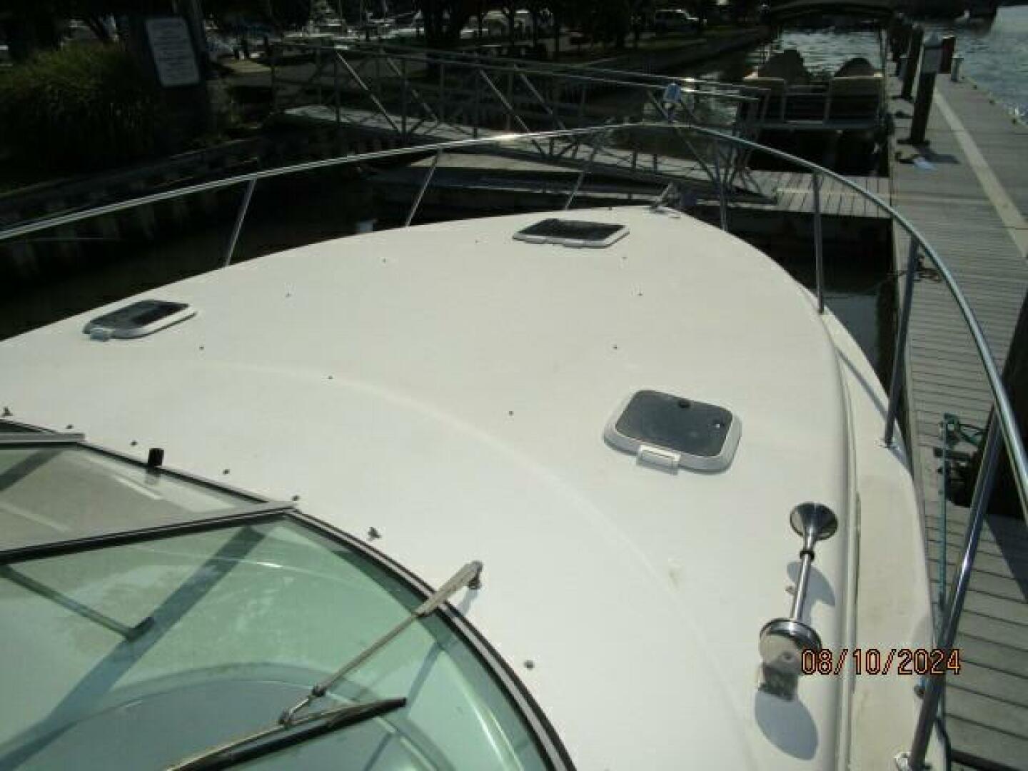 Slide: The Image of 34' Rinker foredeck2 - 4575004