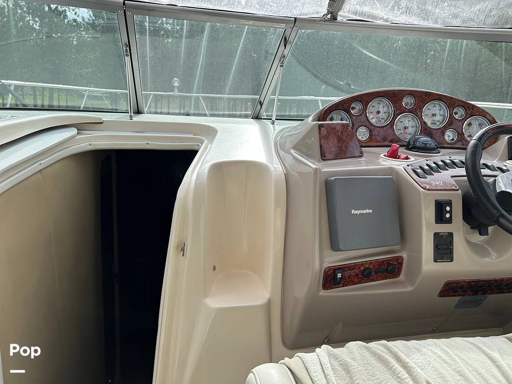 Slide: The Image of Rinker Fiesta Vee 342 2005 - 95
