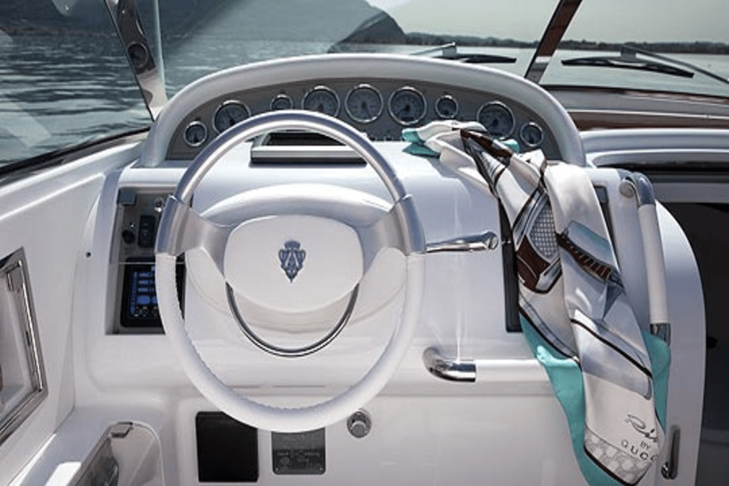 Slide: The Image of Riva 33 AQUARIVA GUCCI 2012 - 3