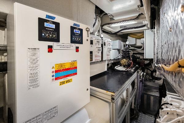 Slide: The Image of Riva 88 Folgore 2021 - 70