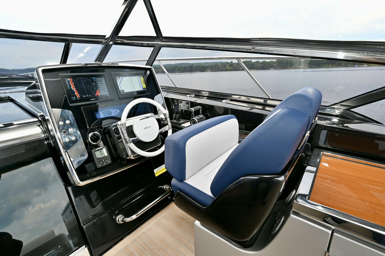 Slide: The Image of Helm -56ft Riva 2023 Rivale - 4504885