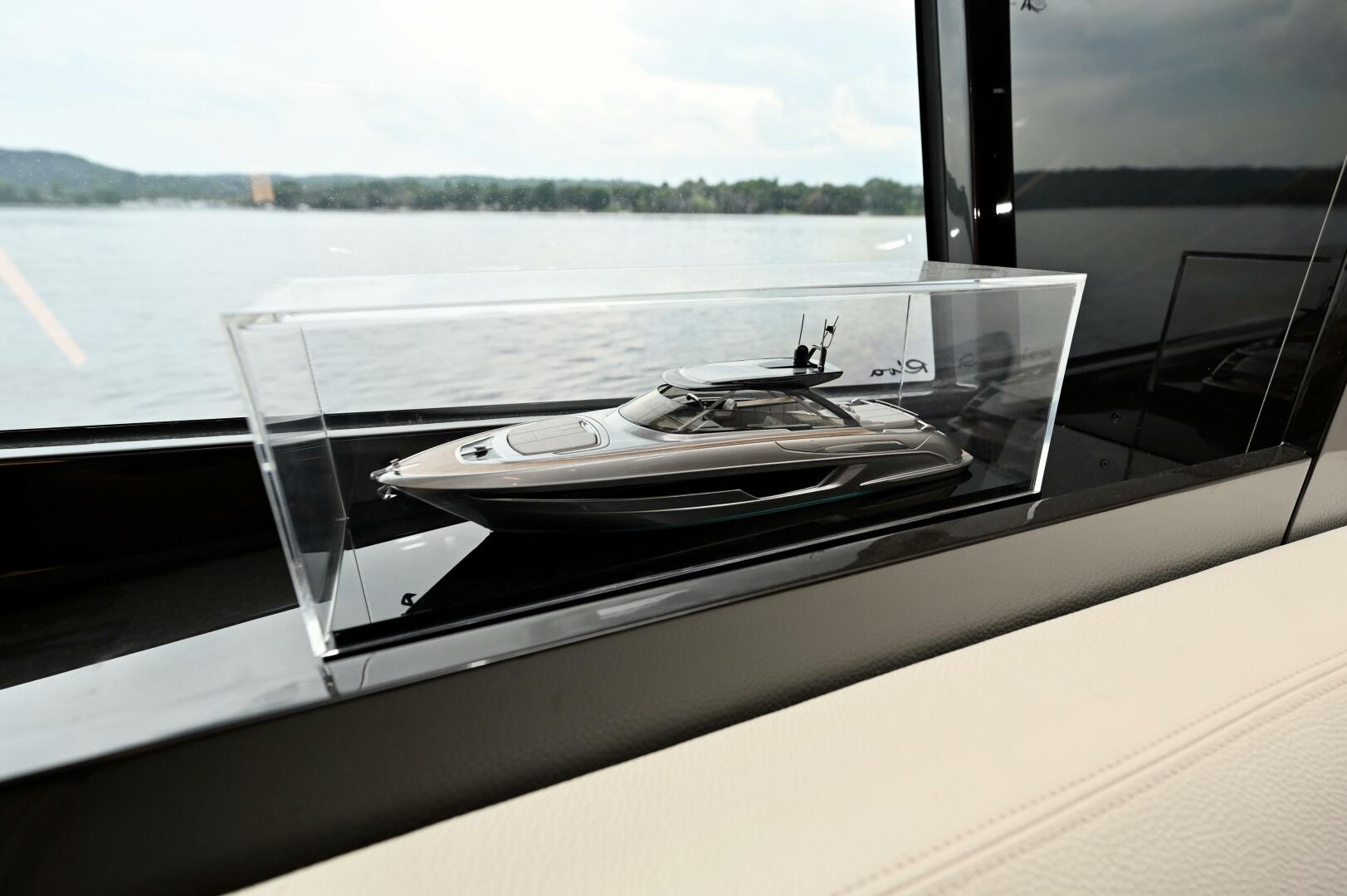 Slide: The Image of Riva Rivale 2023 - 4504908