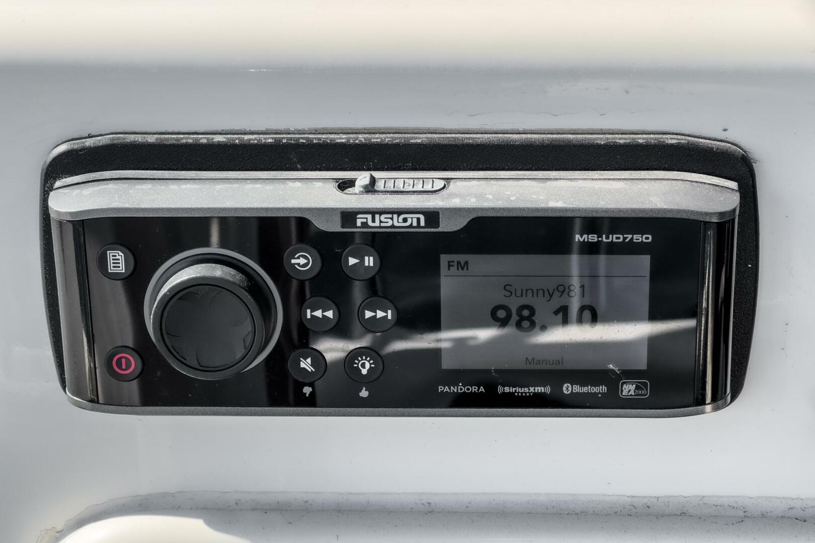 Slide: The Image of 2006 Riviera 33 LIL BREEZY 025 - 5128938