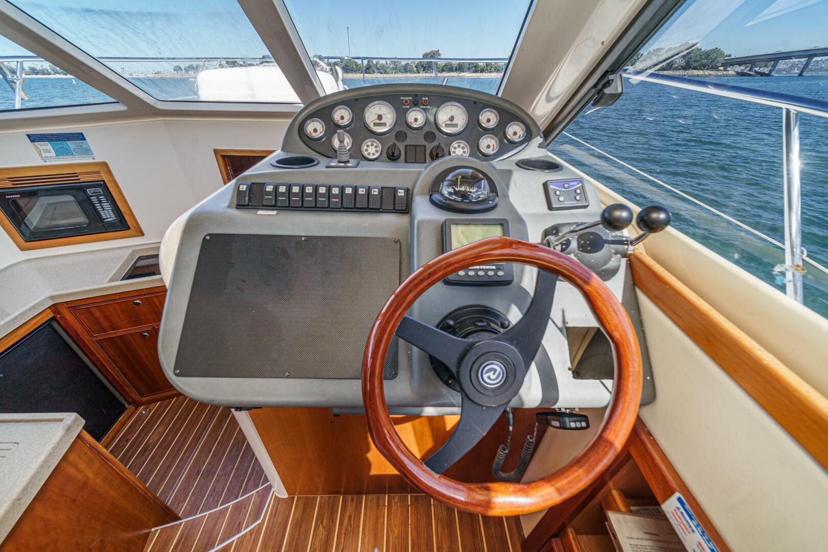 Slide: The Image of 2006 Riviera 33 LIL BREEZY 054 - 5128967
