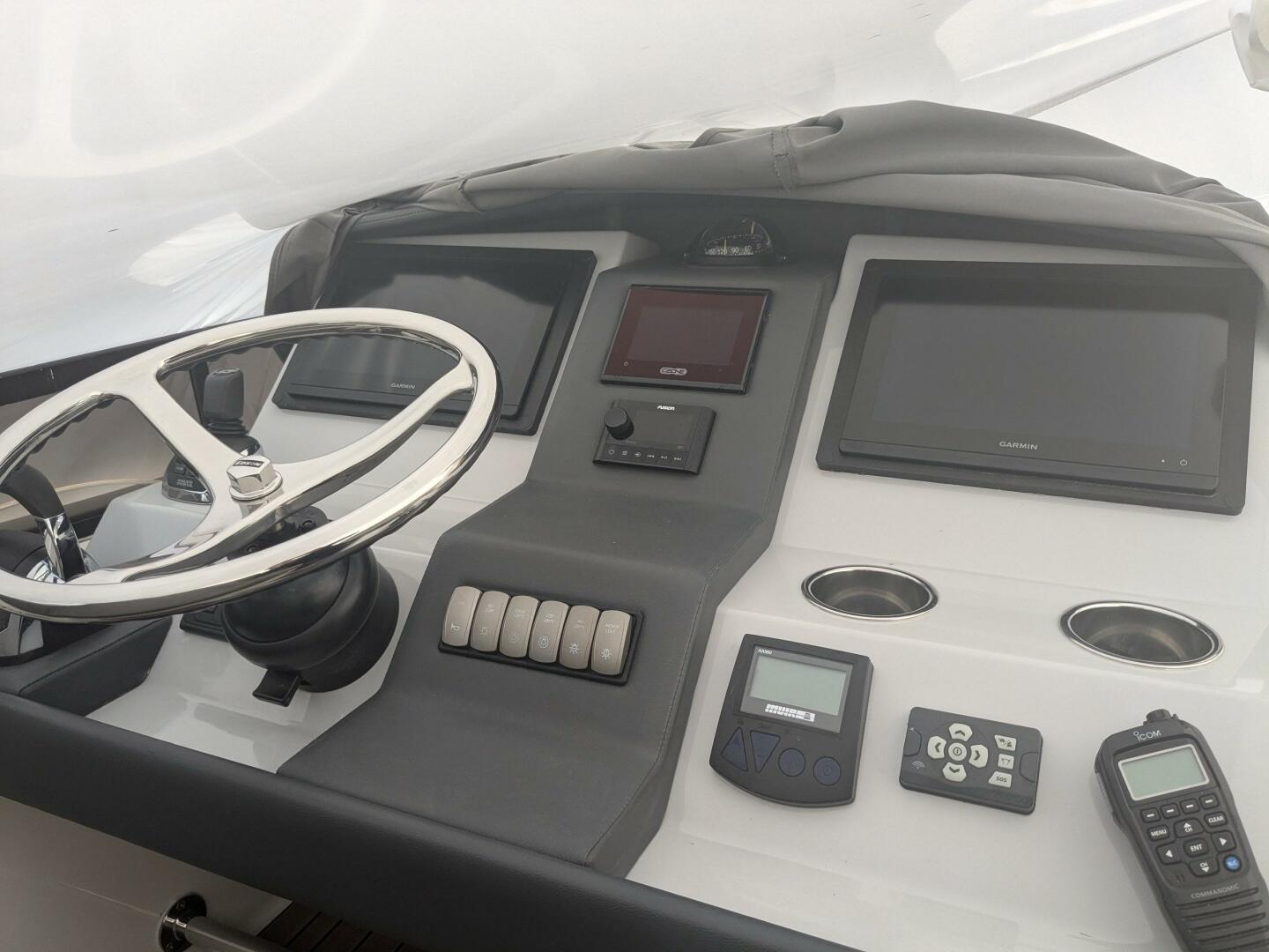 Slide: The Image of Riviera 39 Open Flybridge 2019 - 5238106