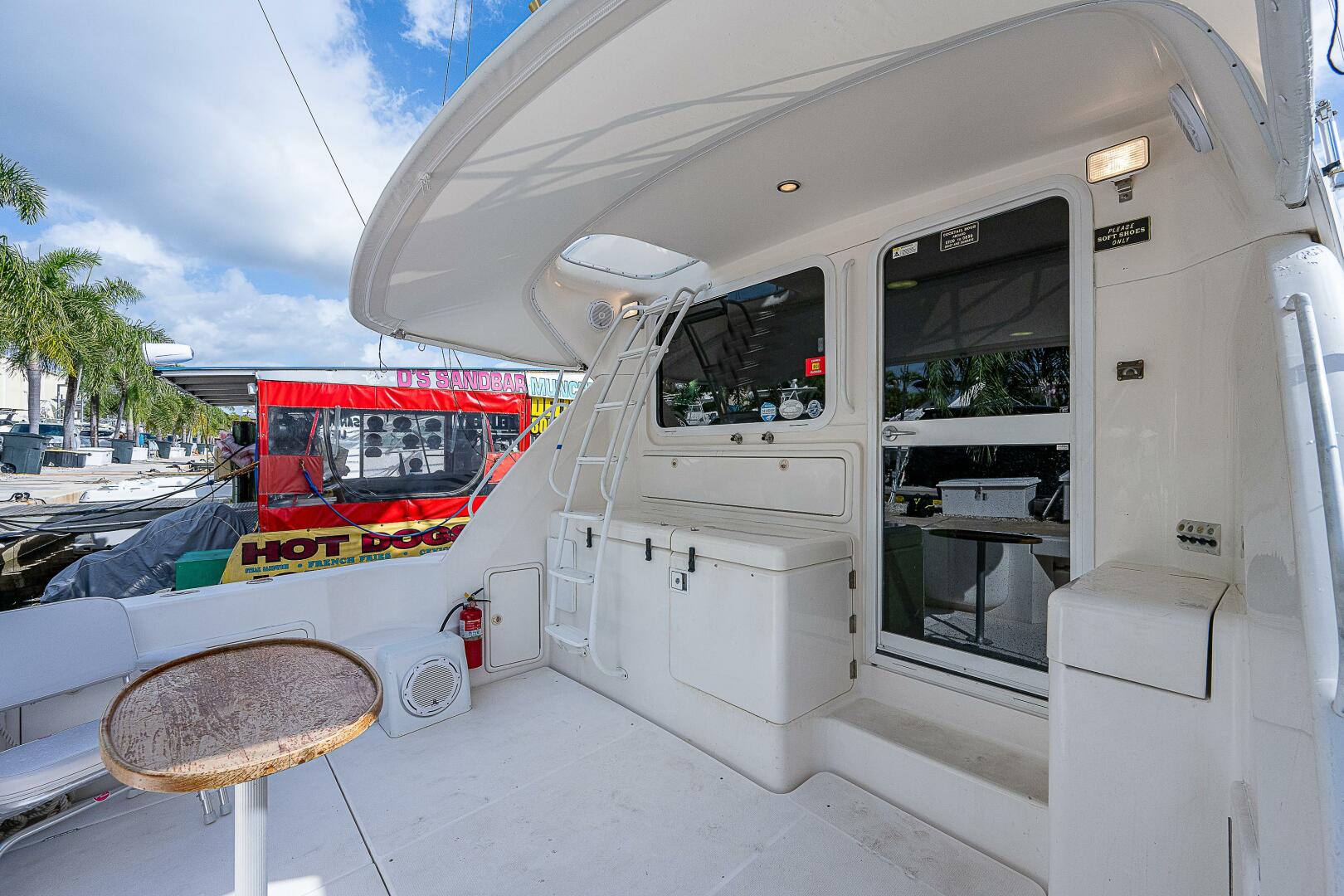Slide: The Image of Cockpit 2004 Riviera 42 Flybridge Black Pearl - 4009918