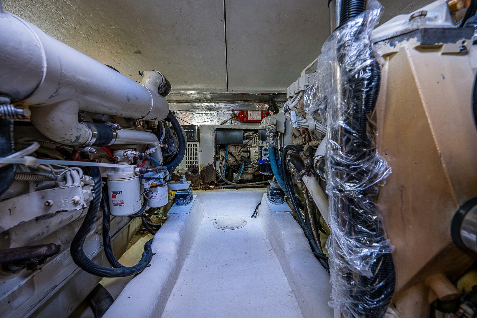 Slide: The Image of Engine Room 2004 Riviera 42 Flybridge Black Pearl - 4009920