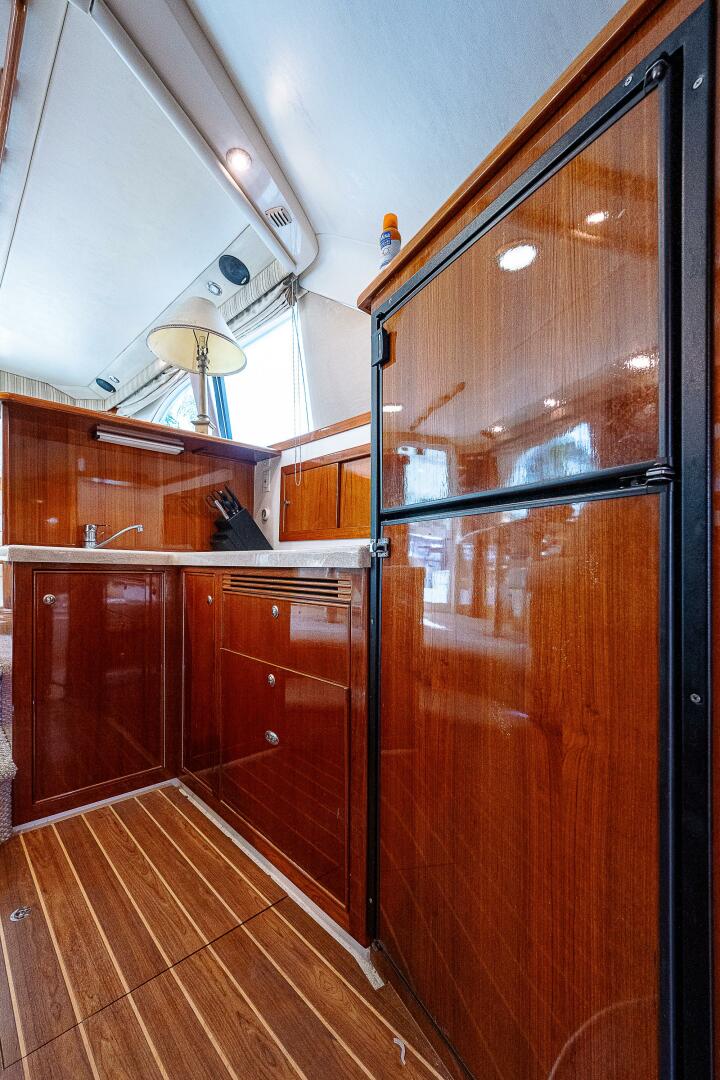Slide: The Image of Galley 2004 Riviera 42 Flybridge Black Pearl - 4009902