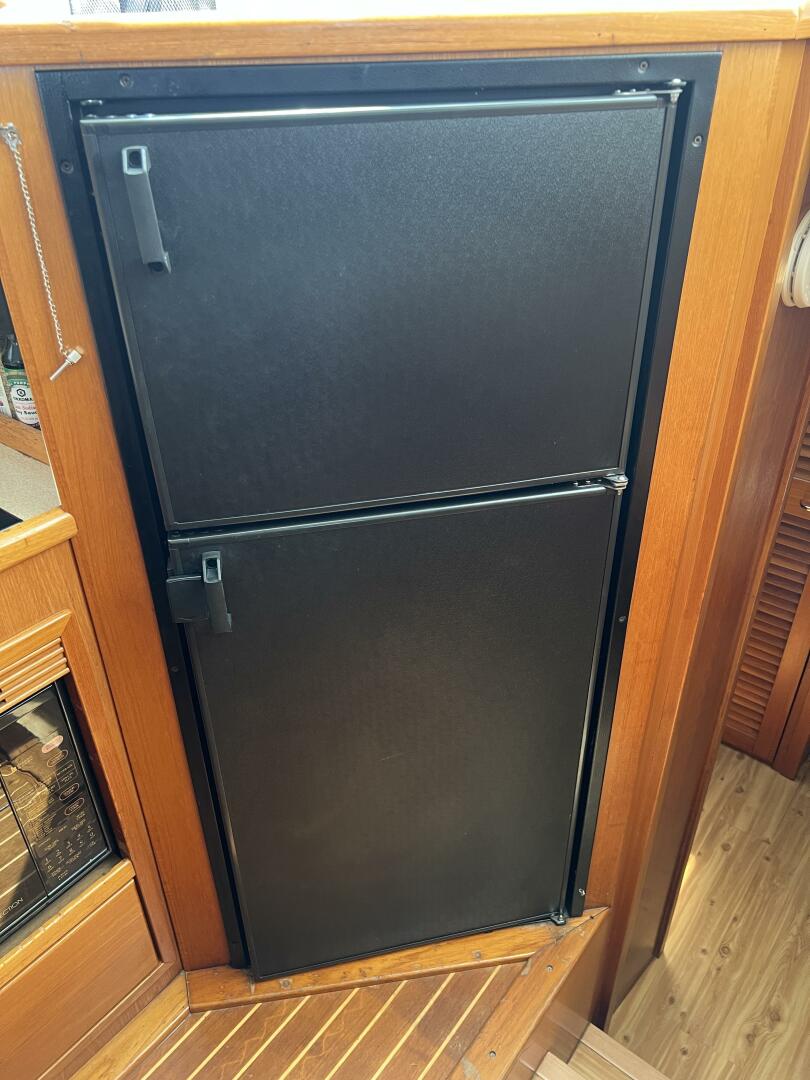 Slide: The Image of 1998 Riviera 48 Convertible - YACHT Z - 5469350