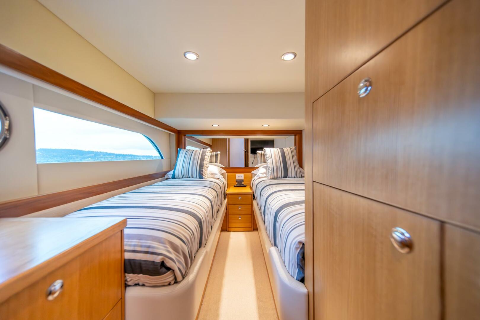 Slide: The Image of 2015 Riviera 50 Enclosed Bridge - EVOLUTION - 4742319