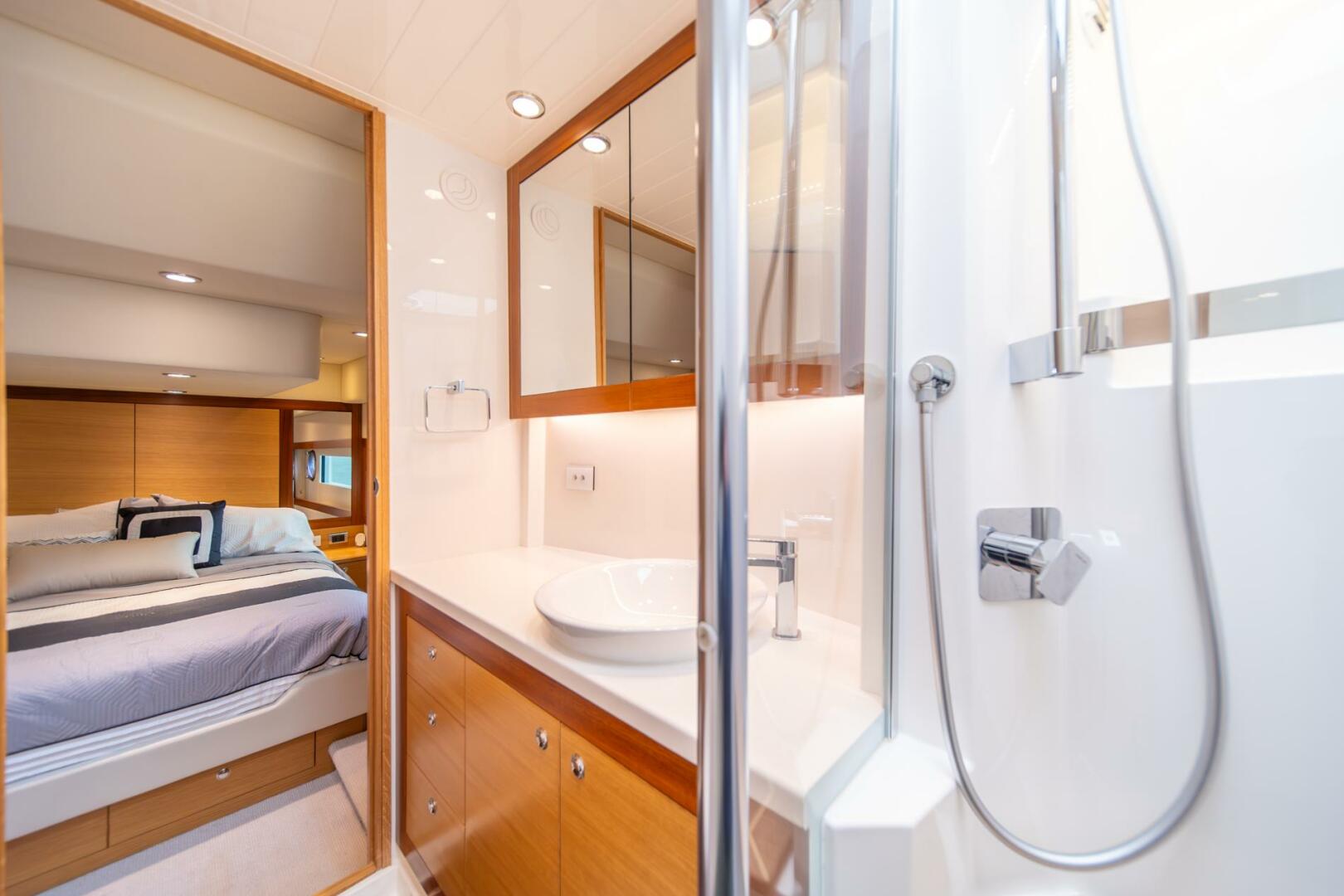 Slide: The Image of 2015 Riviera 50 Enclosed Bridge - EVOLUTION - 4742310