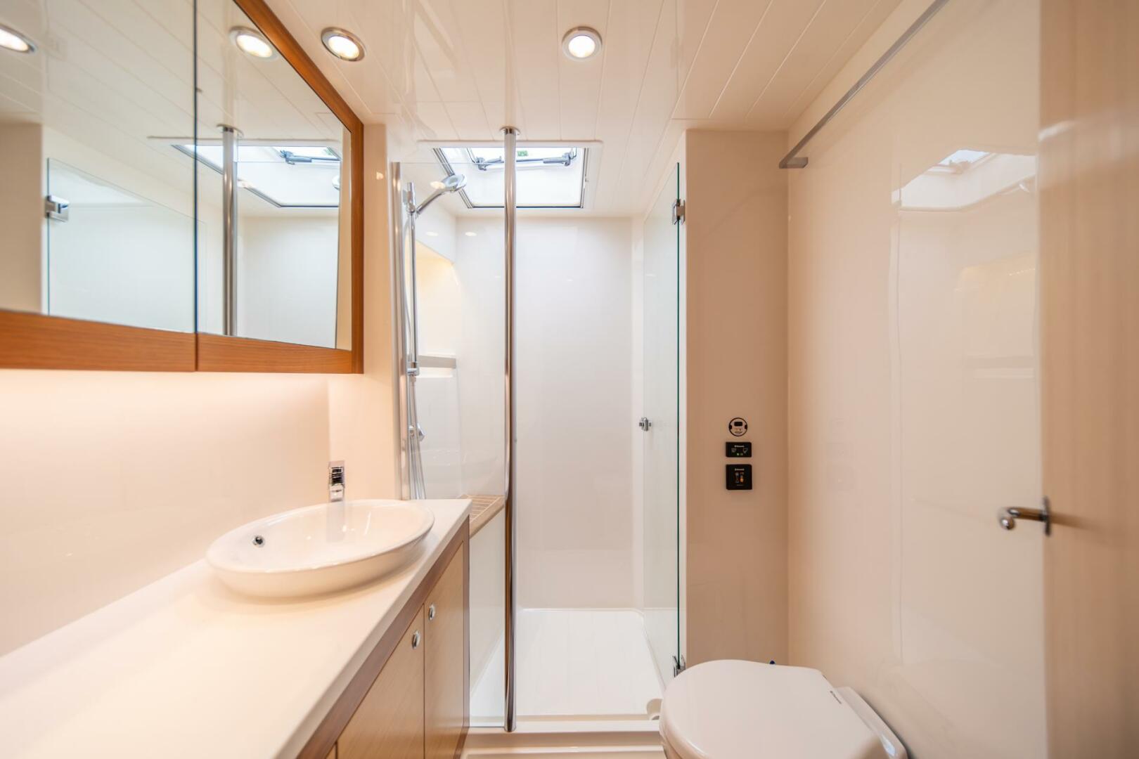 Slide: The Image of 2015 Riviera 50 Enclosed Bridge - EVOLUTION - 4742311