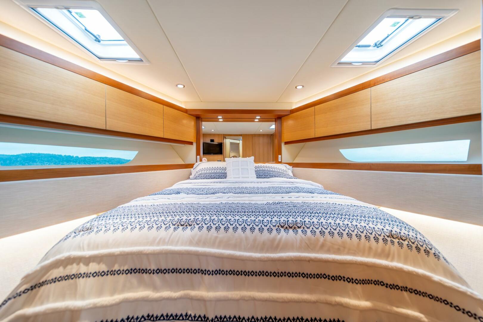 Slide: The Image of 2015 Riviera 50 Enclosed Bridge - EVOLUTION - 4742315