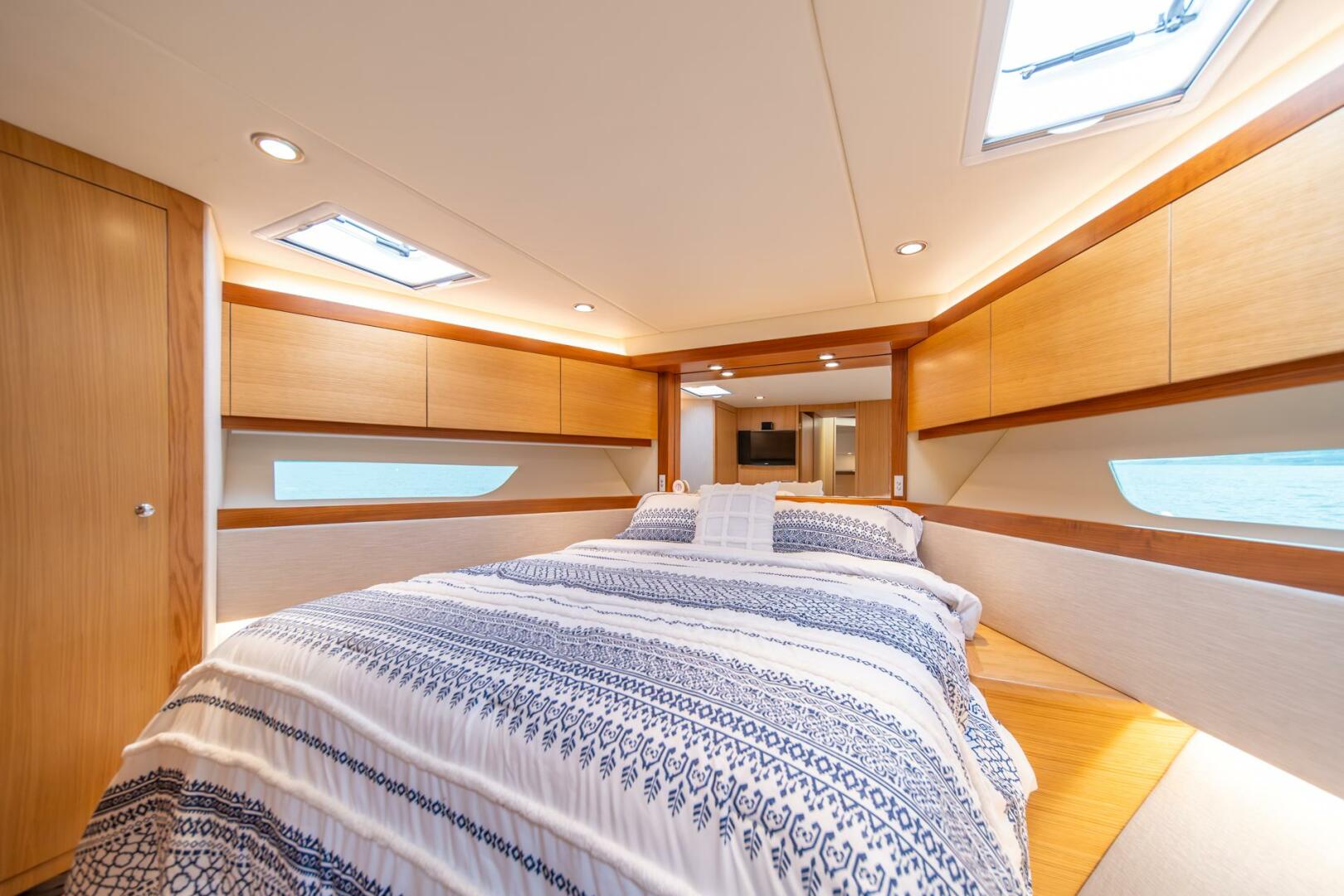 Slide: The Image of 2015 Riviera 50 Enclosed Bridge - EVOLUTION - 4742316