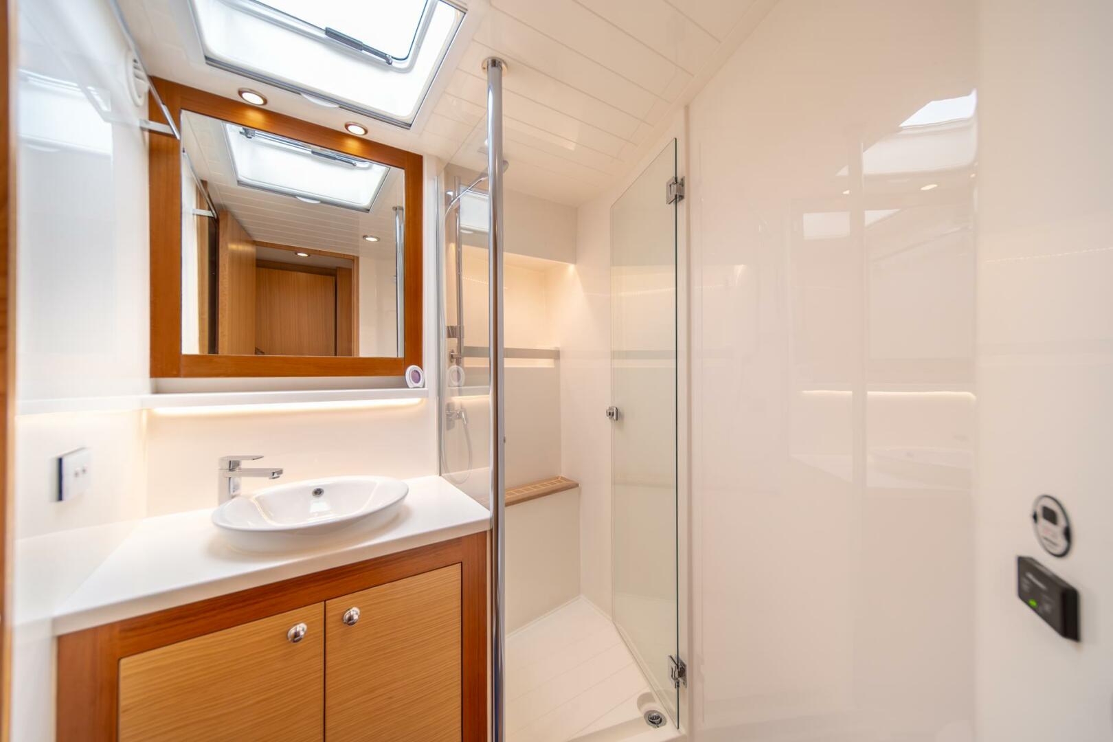 Slide: The Image of 2015 Riviera 50 Enclosed Bridge - EVOLUTION - 4742318
