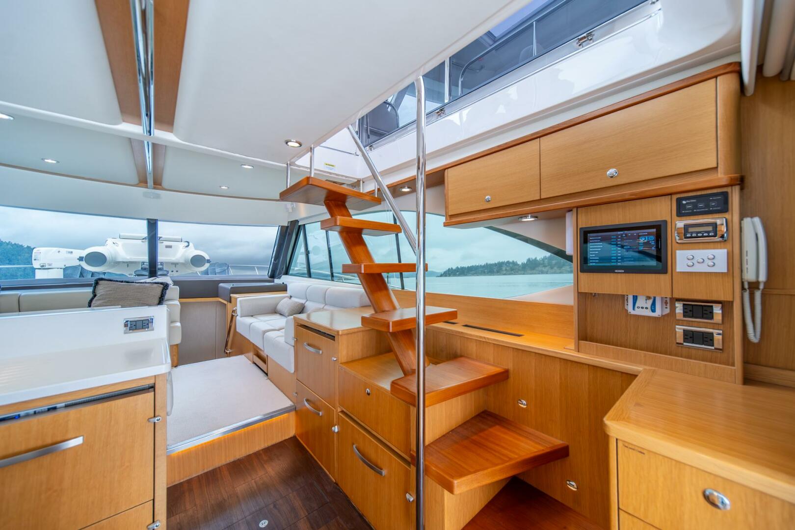 Slide: The Image of 2015 Riviera 50 Enclosed Bridge - EVOLUTION - 4742300