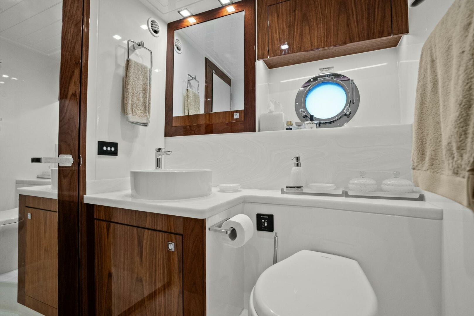 Slide: The Image of 2021 Riviera 5400 Sport Yacht- Master Head - 5322690