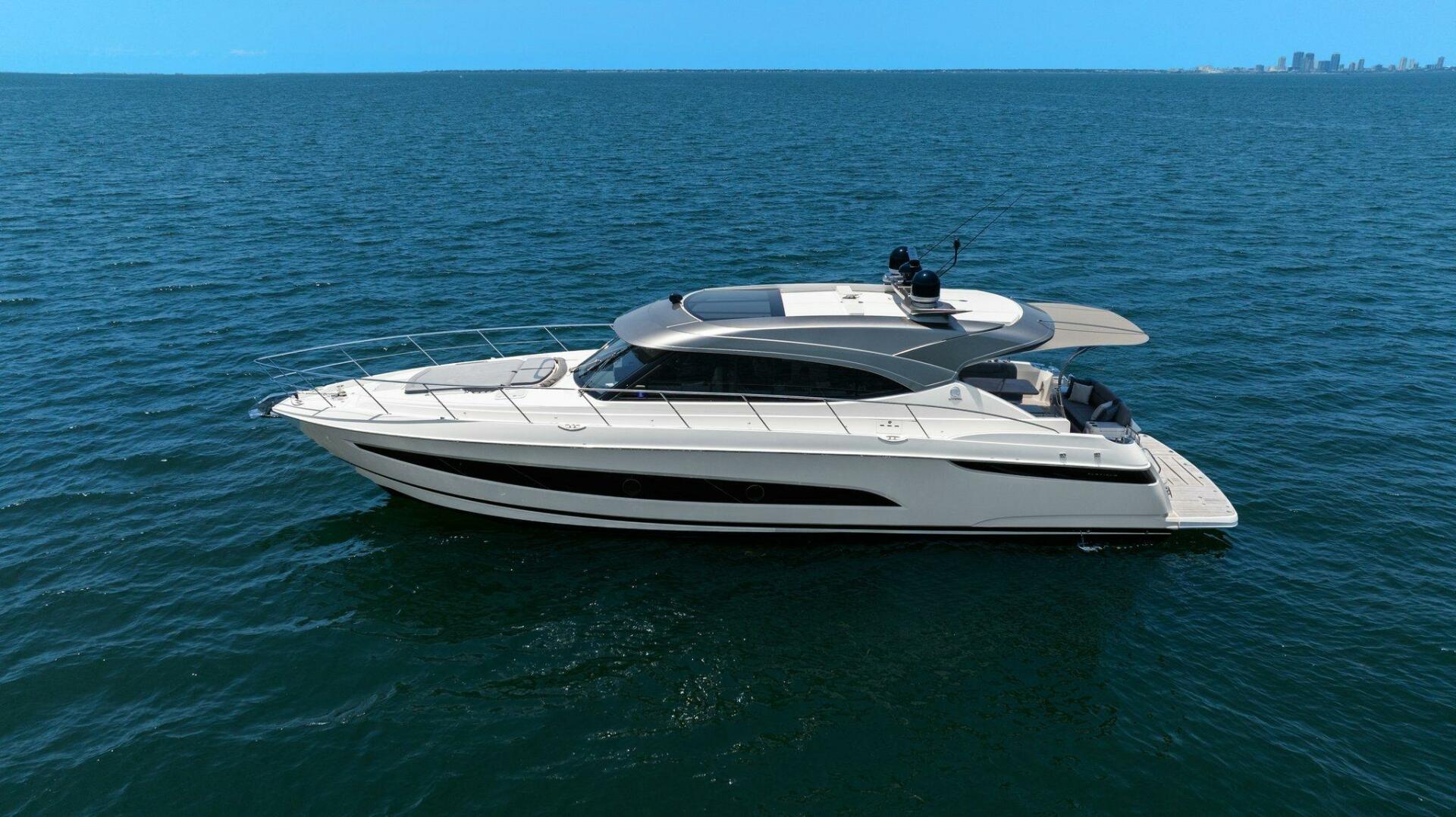 Slide: The Image of 2021 Riviera 5400 Sport Yacht - 5322658