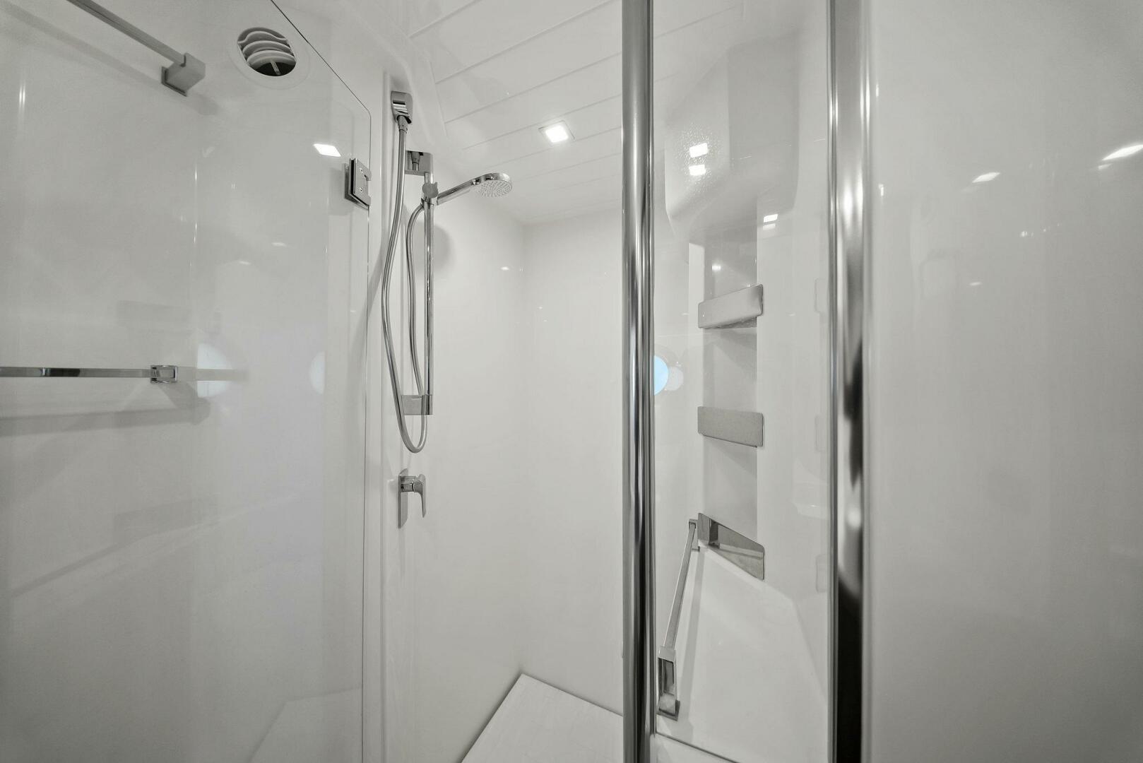 Slide: The Image of 2021 Riviera 5400 Sport Yacht- Master Head - 5322701