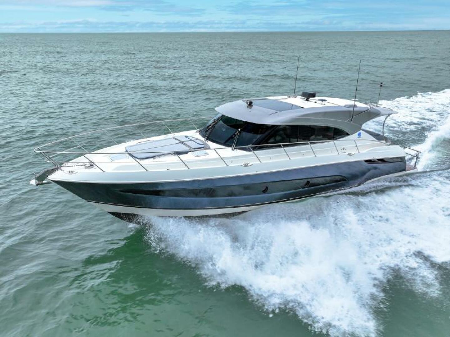 Slide: The Image of Riviera 5400 Sport Yacht Platinum Edition 2021 - 4933476