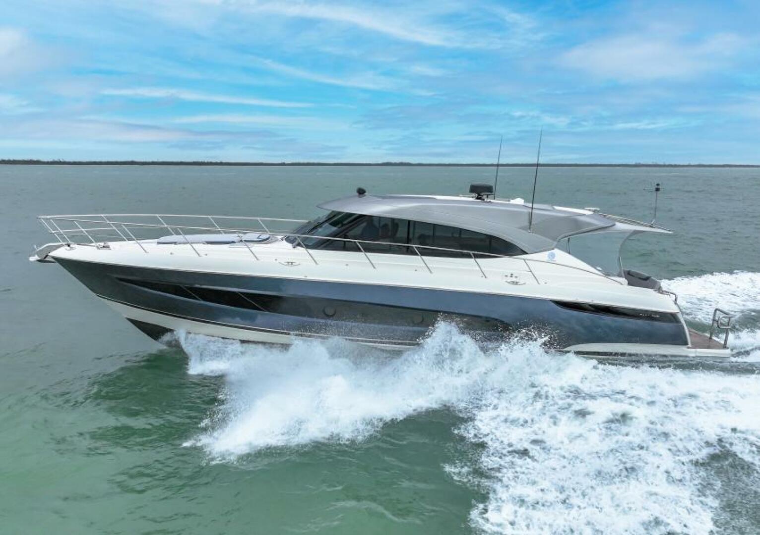 Slide: The Image of Riviera 5400 Sport Yacht Platinum Edition 2021 - 4933482