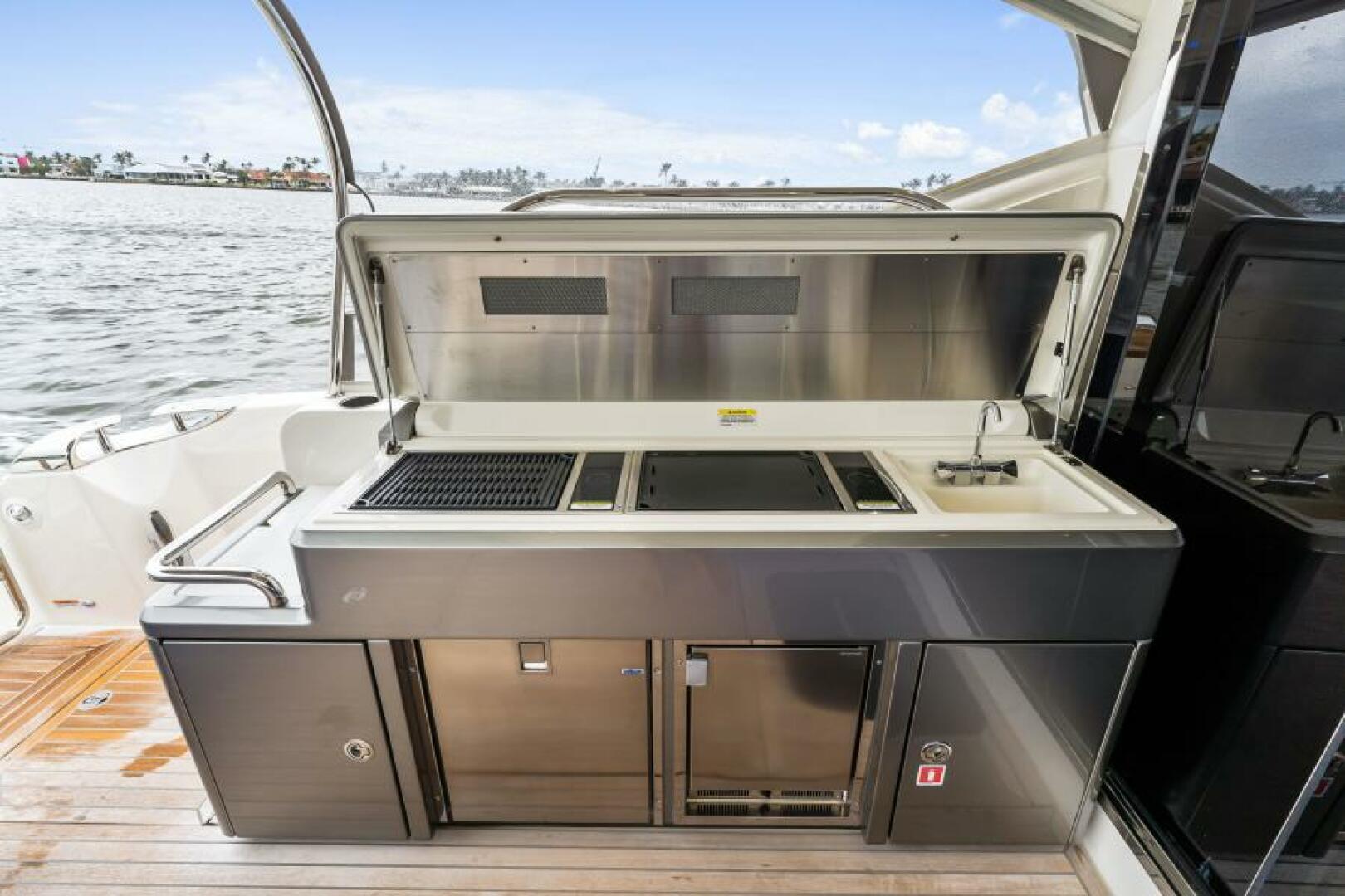 Slide: The Image of Riviera 5400 Sport Yacht Platinum Edition 2021 - 4933489