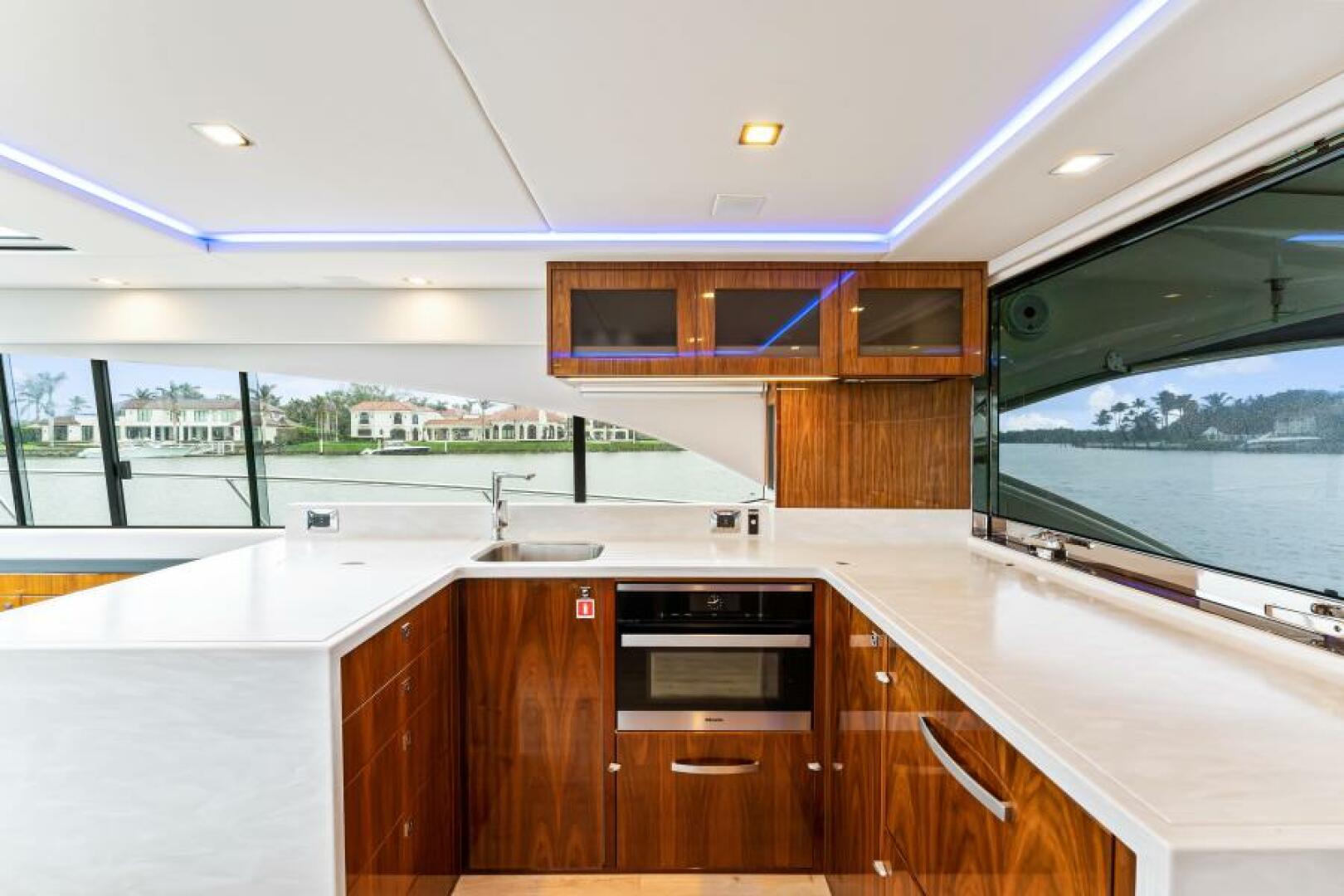 Slide: The Image of Riviera 5400 Sport Yacht Platinum Edition 2021 - 4933501