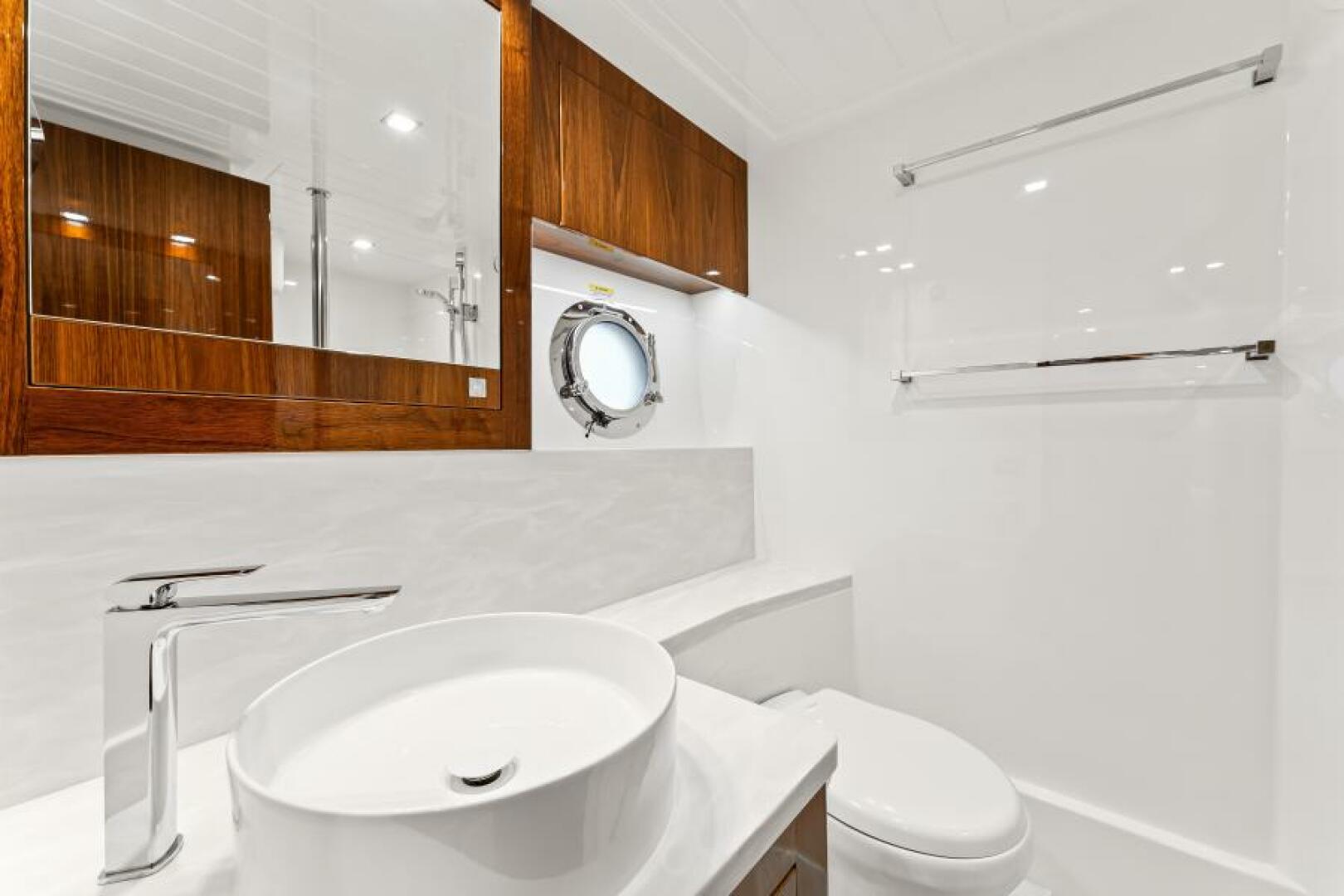 Slide: The Image of Riviera 5400 Sport Yacht Platinum Edition 2021 - 4933536