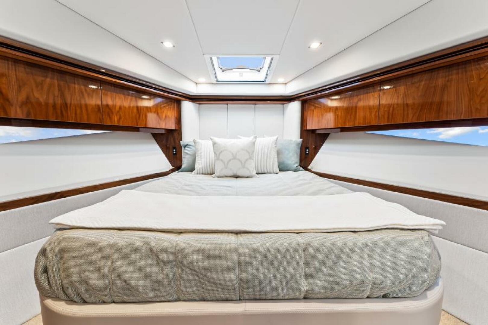 Slide: The Image of Riviera 5400 Sport Yacht Platinum Edition 2021 - 4933519