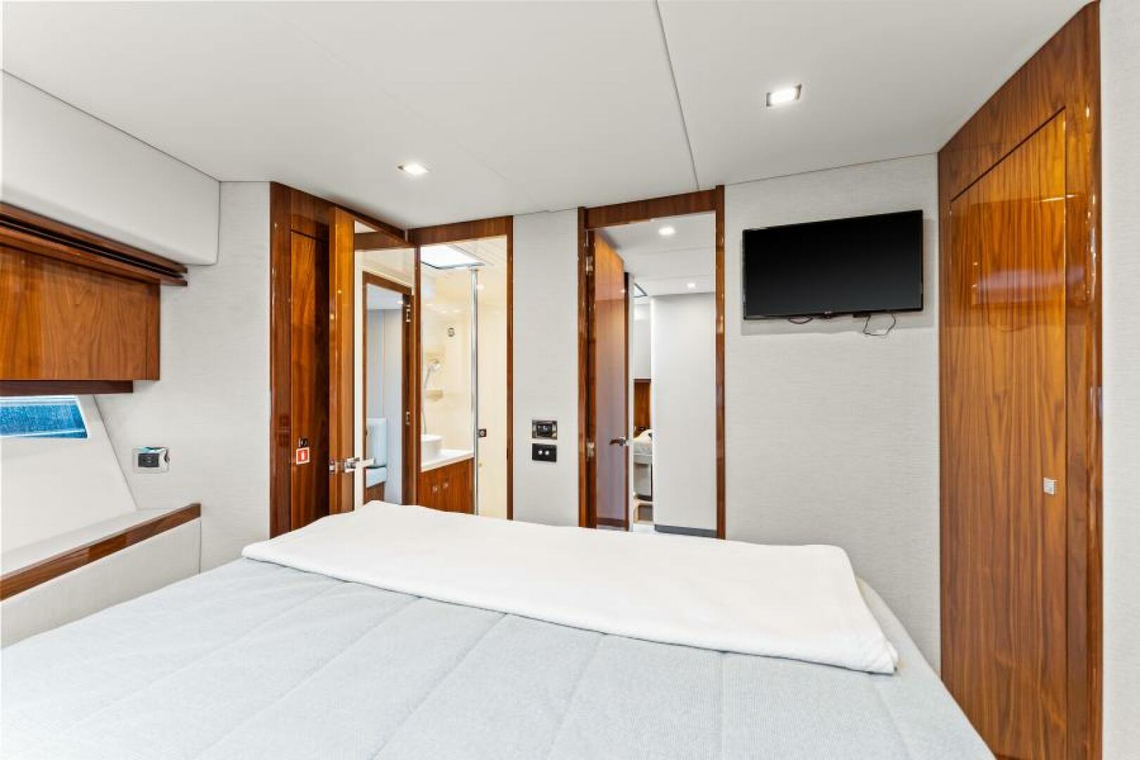 Slide: The Image of Riviera 5400 Sport Yacht Platinum Edition 2021 - 4933520