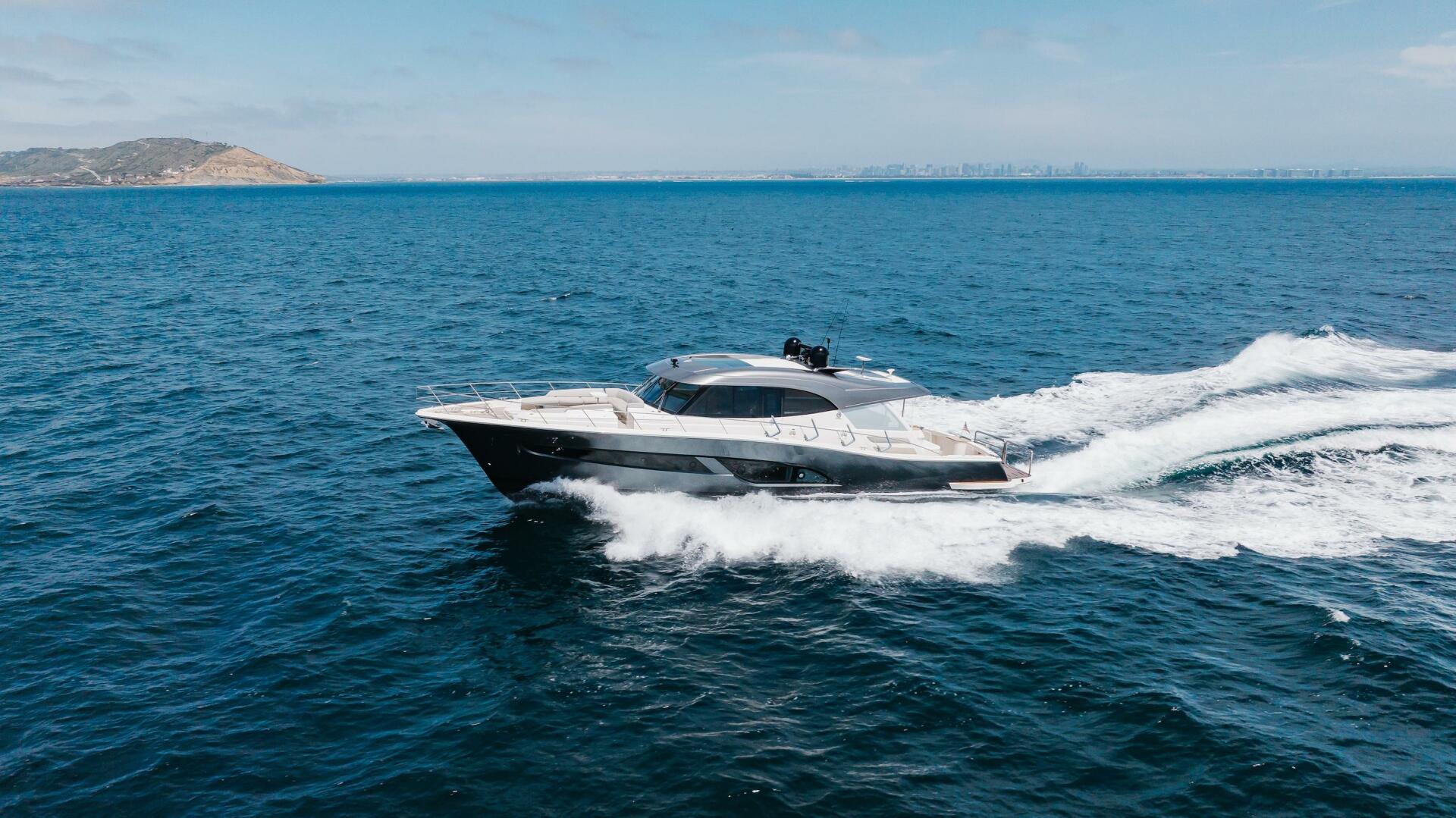 Slide: The Image of Riviera 645 SUV 2023 - 5382242
