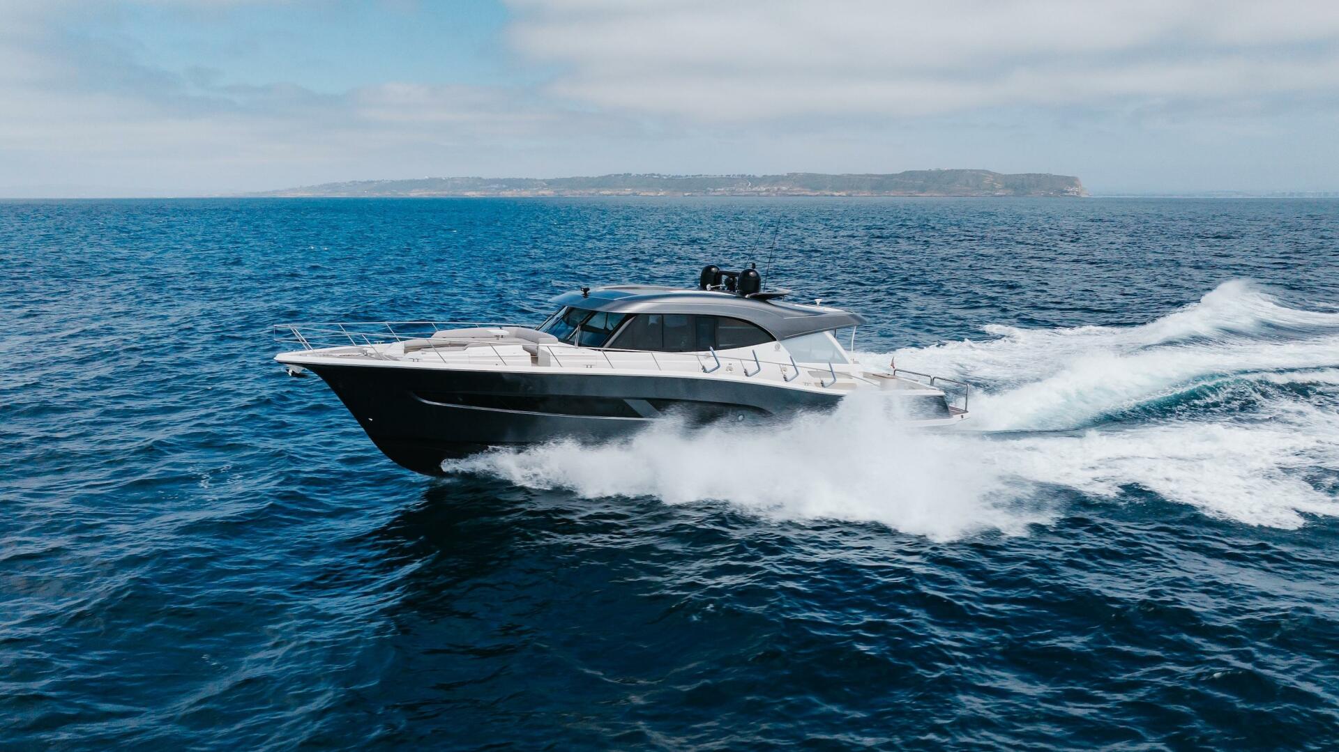 Slide: The Image of Riviera 645 SUV 2023 - 5382245