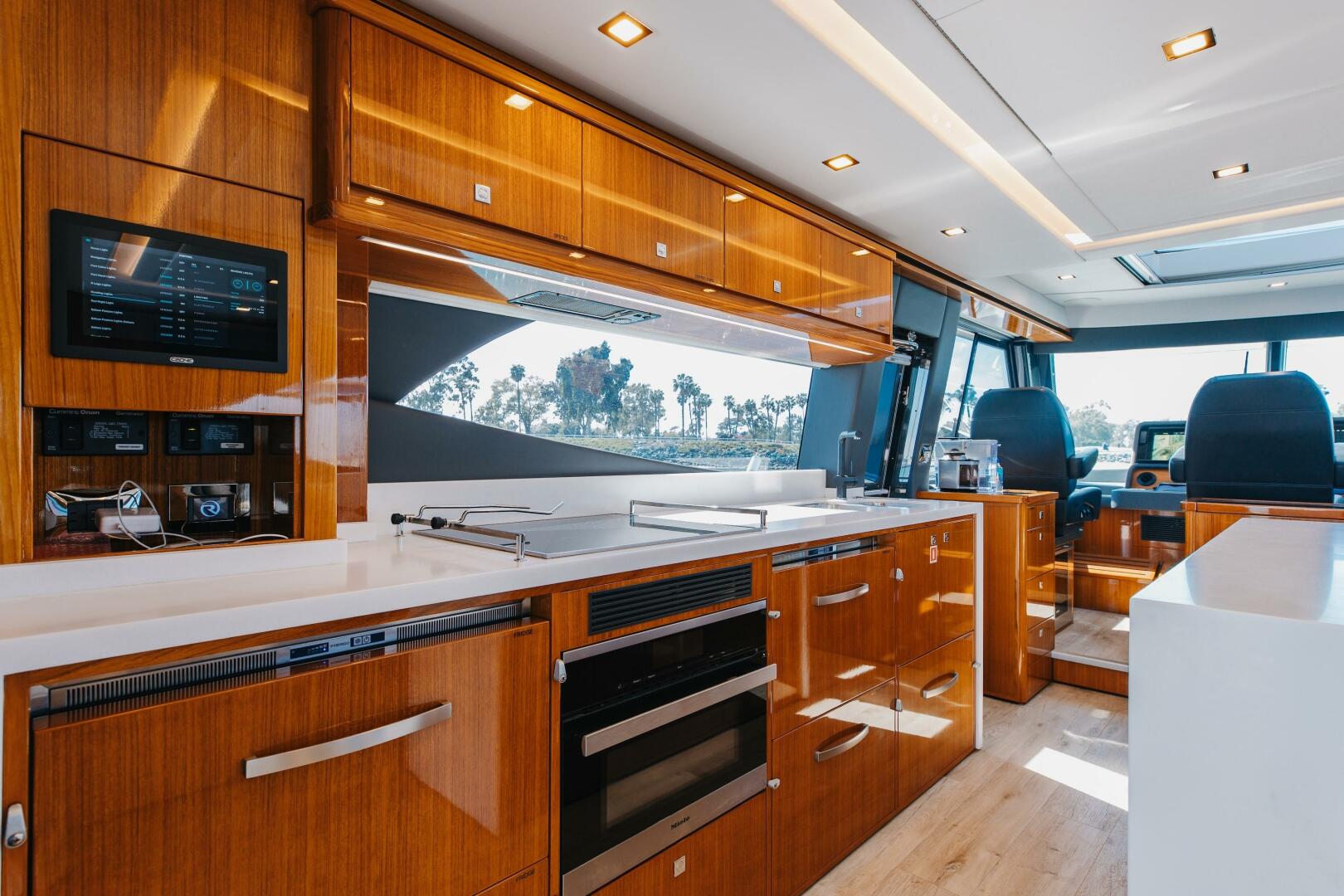 Slide: The Image of Riviera 645 SUV 2023 - 5382252