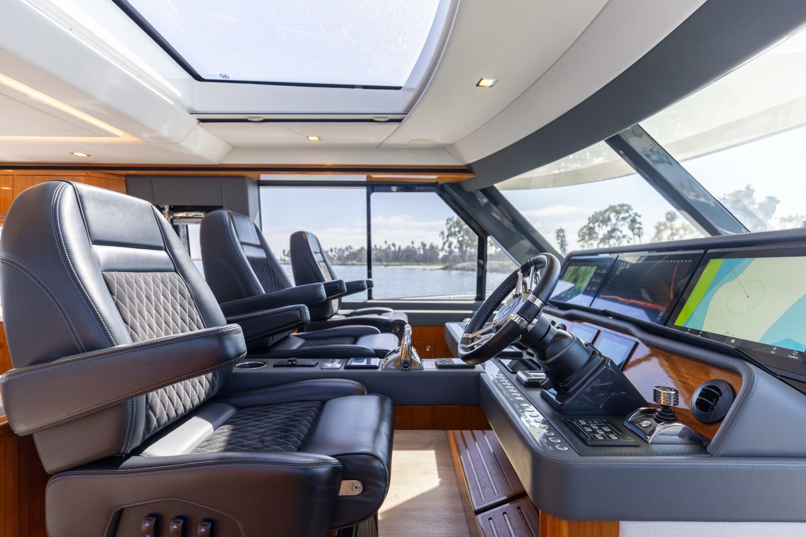 Slide: The Image of Riviera 645 SUV 2023 - 5382259
