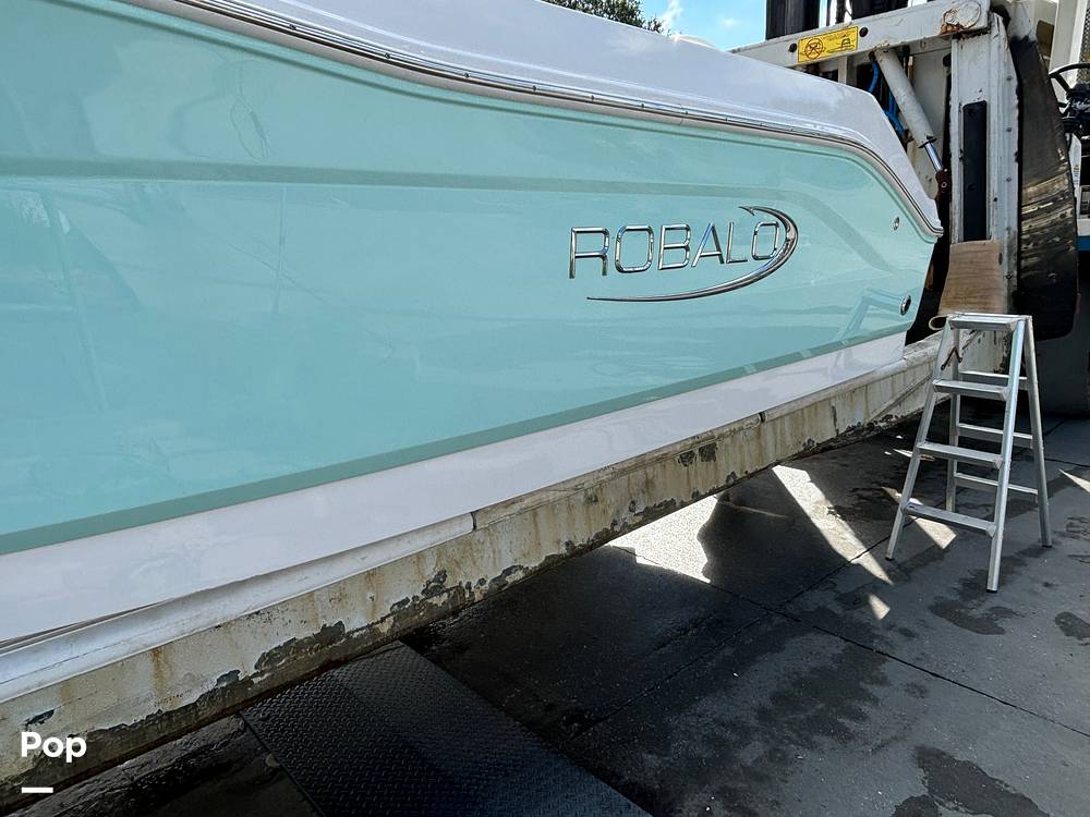 Slide: The Image of Robalo 202 Explorer 2021 - 14656428