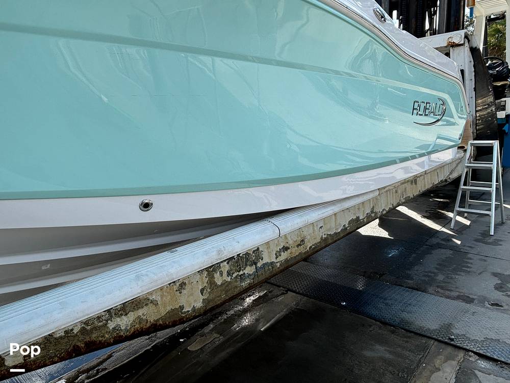 Slide: The Image of Robalo 202 Explorer 2021 - 14656429