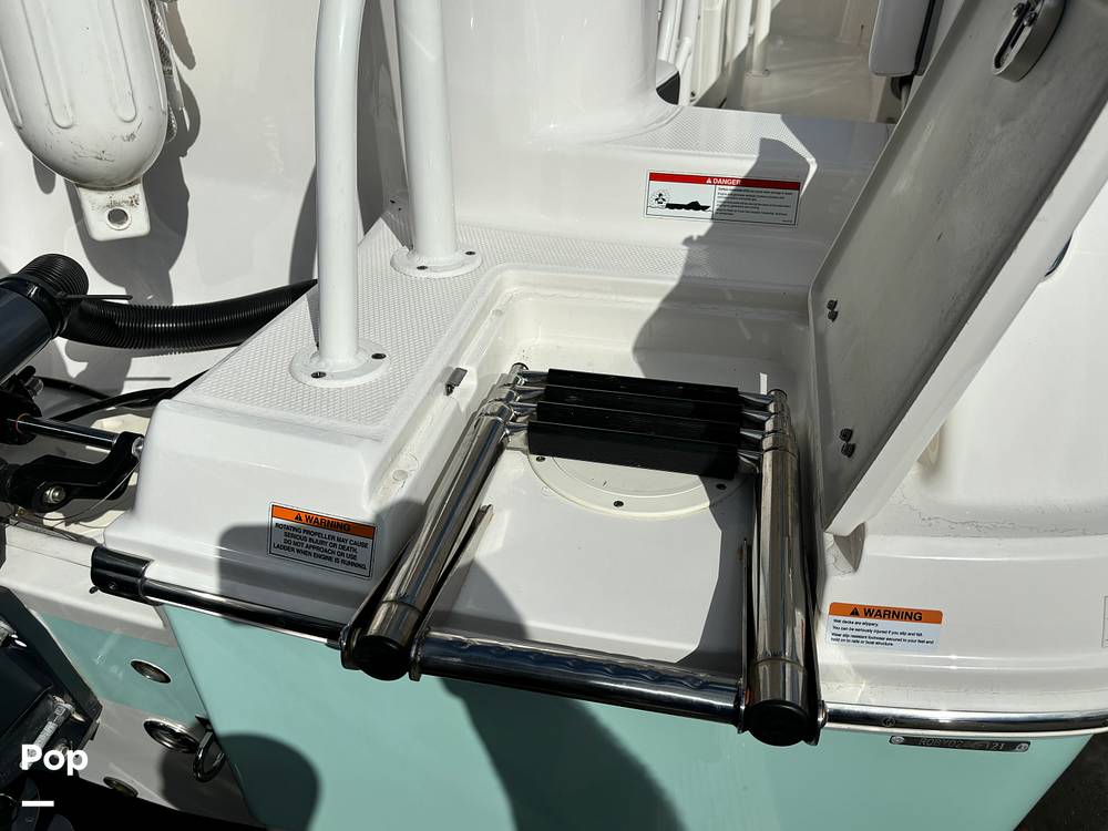 Slide: The Image of Robalo 202 Explorer 2021 - 14656431