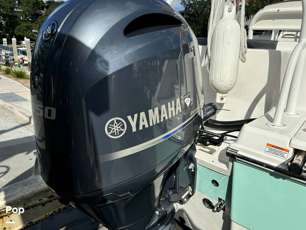 Slide: The Image of Robalo 202 Explorer 2021 - 14656437