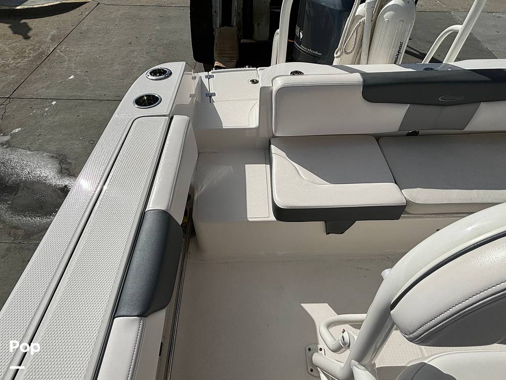 Slide: The Image of Robalo 202 Explorer 2021 - 14656443