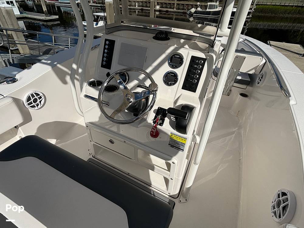 Slide: The Image of Robalo 202 Explorer 2021 - 14656446