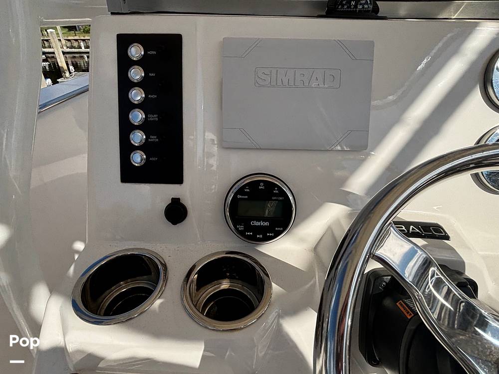 Slide: The Image of Robalo 202 Explorer 2021 - 14656449