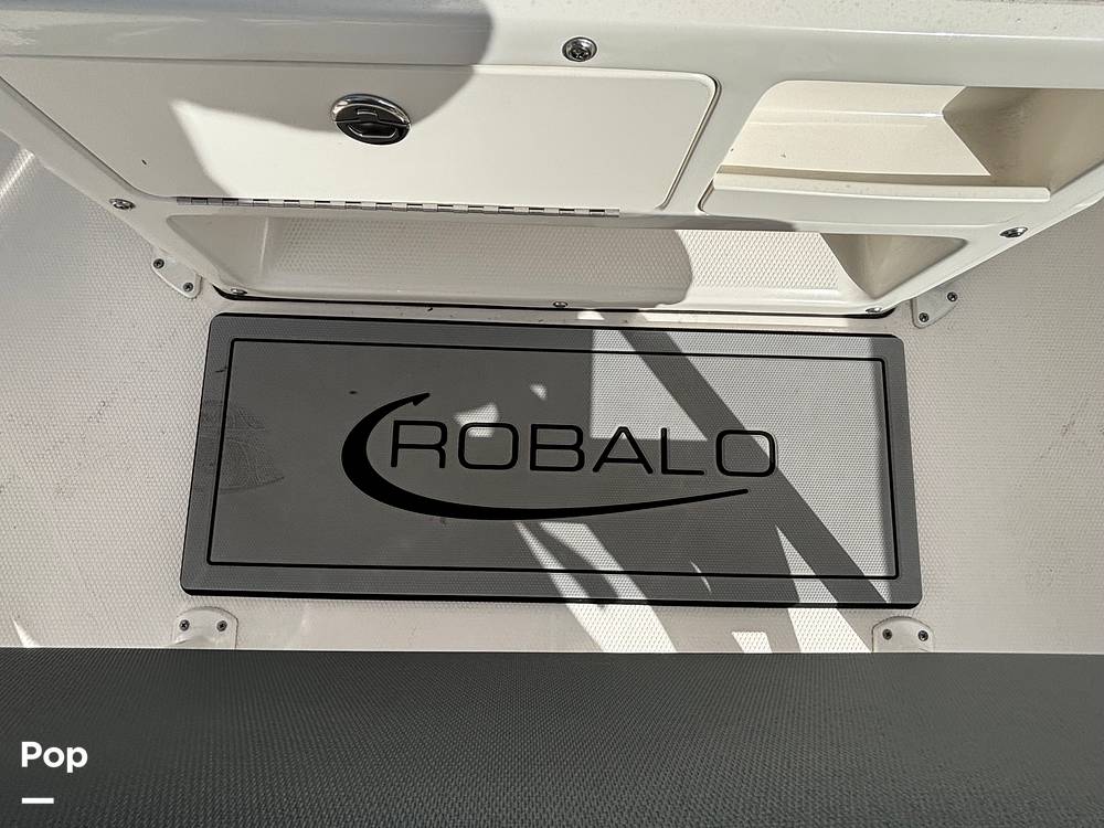 Slide: The Image of Robalo 202 Explorer 2021 - 14656451