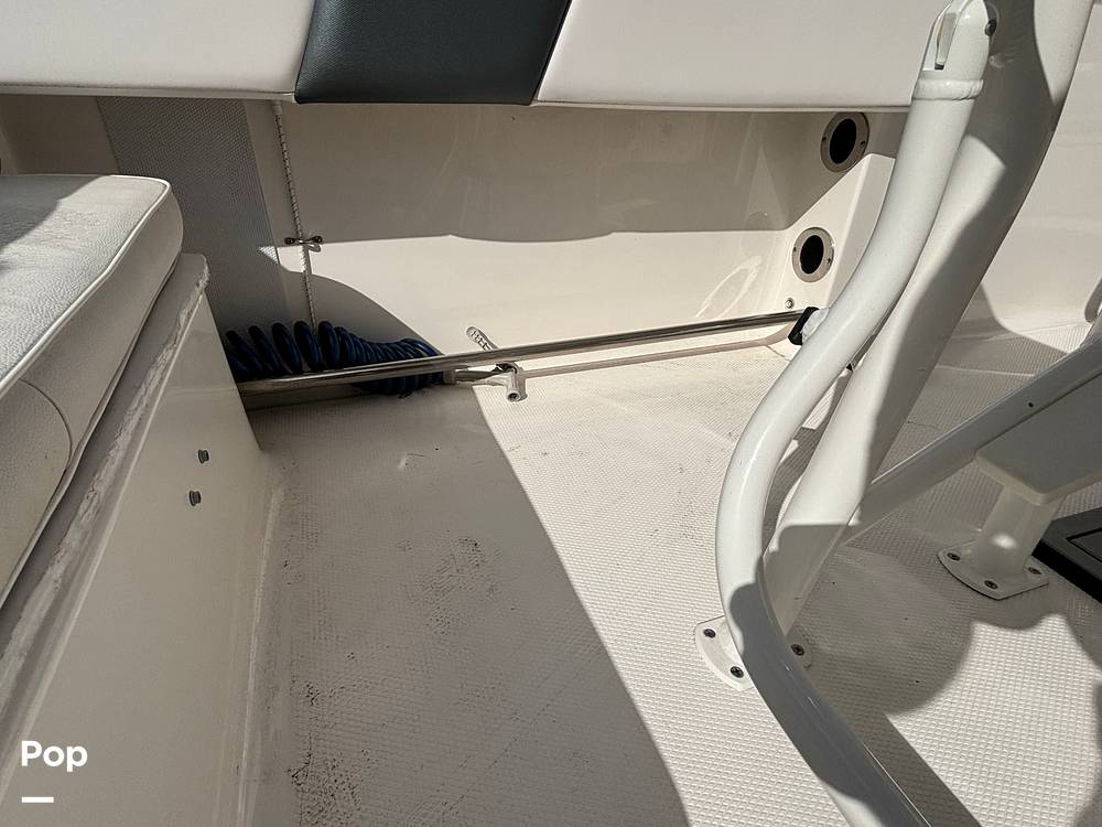 Slide: The Image of Robalo 202 Explorer 2021 - 14656455