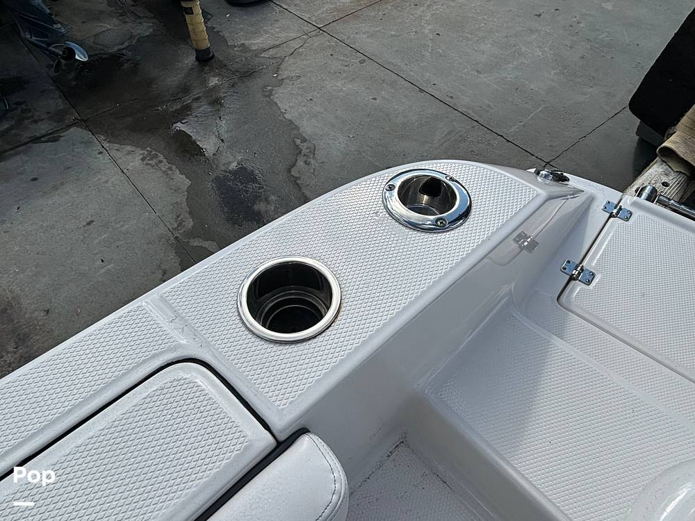 Slide: The Image of Robalo 202 Explorer 2021 - 14656468