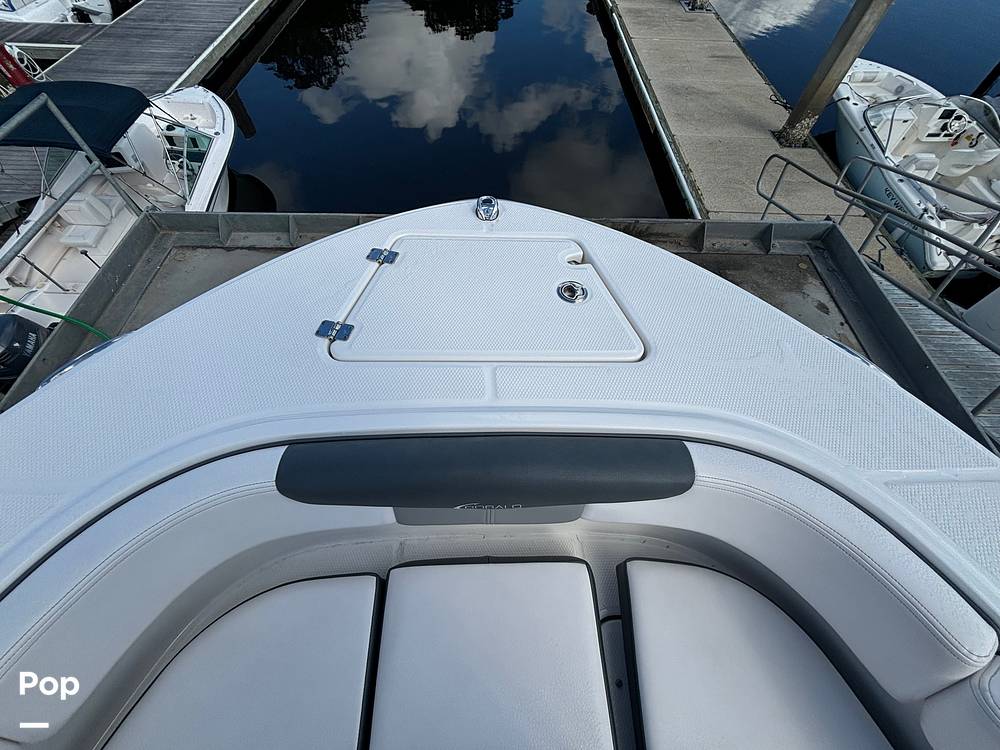 Slide: The Image of Robalo 202 Explorer 2021 - 14656473