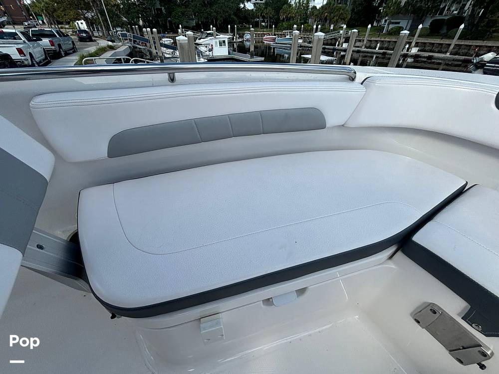 Slide: The Image of Robalo 202 Explorer 2021 - 14656478